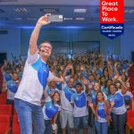 Acordo sindical. Luigi com colaboradores do La Torre comemorando GPTW