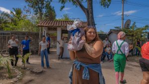 Luigi Rotunno doa cestas de natal aos colaboradores do La Torre Porto Seguro 4